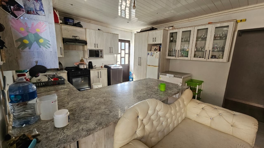 6 Bedroom Property for Sale in Parkers Dam Western Cape